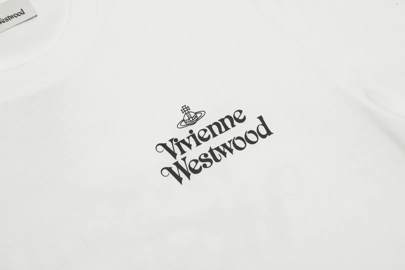 vivienne west wood Queen Mother West classic logo printed short sleeves, color matching, high-end niche, fashionable must-have matching style, 2024 top hot style, no need to say more, just open the details. Size: XS-L Color: black white